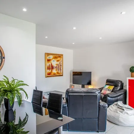 Apartment With A Large Terrace Near The Center